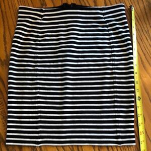 Armani Exchange women’s small striped mini skirt